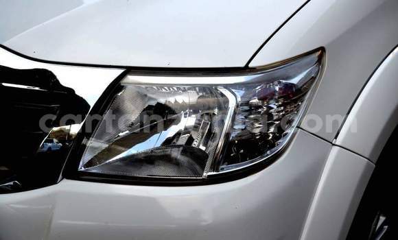 Nunua Ilio tumika Toyota Hilux Nyeupe Gari ndani ya Dar es Salaam nchini Dar es Salaam Nunua Ilio tumika Toyota Hilux Nyeupe Gari ndani ya Dar es Salaam nchini Dar es Salaam