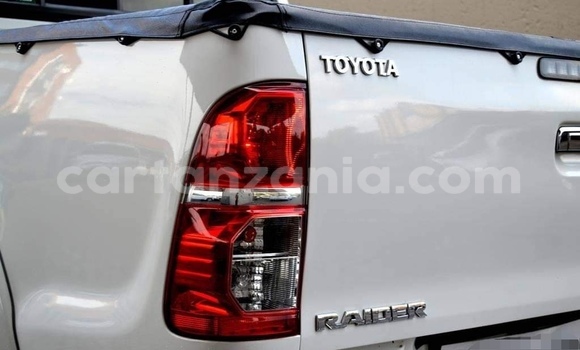 Nunua Ilio tumika Toyota Hilux Nyeupe Gari ndani ya Dar es Salaam nchini Dar es Salaam Nunua Ilio tumika Toyota Hilux Nyeupe Gari ndani ya Dar es Salaam nchini Dar es Salaam