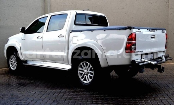 Nunua Ilio tumika Toyota Hilux Nyeupe Gari ndani ya Dar es Salaam nchini Dar es Salaam Nunua Ilio tumika Toyota Hilux Nyeupe Gari ndani ya Dar es Salaam nchini Dar es Salaam