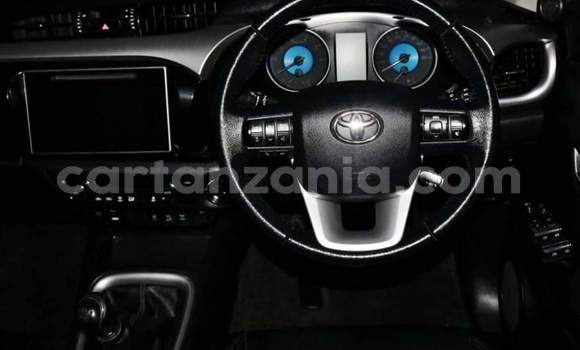 Nunua Ilio tumika Toyota Hilux Nyeupe Gari ndani ya Dar es Salaam nchini Dar es Salaam Nunua Ilio tumika Toyota Hilux Nyeupe Gari ndani ya Dar es Salaam nchini Dar es Salaam