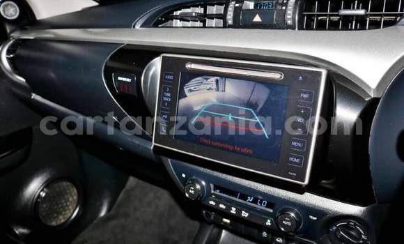Nunua Ilio tumika Toyota Hilux Nyeupe Gari ndani ya Dar es Salaam nchini Dar es Salaam Nunua Ilio tumika Toyota Hilux Nyeupe Gari ndani ya Dar es Salaam nchini Dar es Salaam