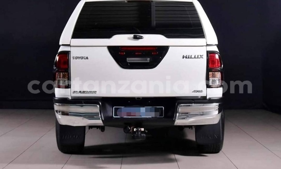 Nunua Ilio tumika Toyota Hilux Nyeupe Gari ndani ya Dar es Salaam nchini Dar es Salaam Nunua Ilio tumika Toyota Hilux Nyeupe Gari ndani ya Dar es Salaam nchini Dar es Salaam