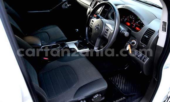 Nunua Ilio tumika Nissan Navara Nyeupe Gari ndani ya Dar es Salaam nchini Dar es Salaam Nunua Ilio tumika Nissan Navara Nyeupe Gari ndani ya Dar es Salaam nchini Dar es Salaam