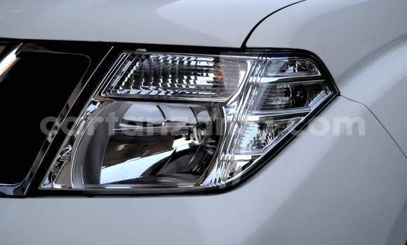 Nunua Ilio tumika Nissan Navara Nyeupe Gari ndani ya Dar es Salaam nchini Dar es Salaam Nunua Ilio tumika Nissan Navara Nyeupe Gari ndani ya Dar es Salaam nchini Dar es Salaam