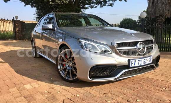 Nunua Ilio tumika Mercedes‒Benz E-klasse AMG Fedha Gari ndani ya Dar es Salaam nchini Dar es Salaam
