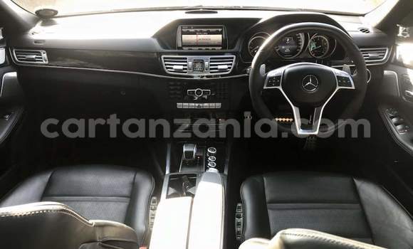 Nunua Ilio tumika Mercedes‒Benz E-klasse AMG Fedha Gari ndani ya Dar es Salaam nchini Dar es Salaam Nunua Ilio tumika Mercedes‒Benz E-klasse AMG Fedha Gari ndani ya Dar es Salaam nchini Dar es Salaam
