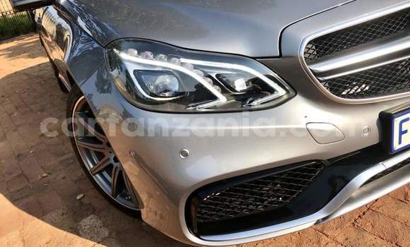 Nunua Ilio tumika Mercedes‒Benz E-klasse AMG Fedha Gari ndani ya Dar es Salaam nchini Dar es Salaam Nunua Ilio tumika Mercedes‒Benz E-klasse AMG Fedha Gari ndani ya Dar es Salaam nchini Dar es Salaam