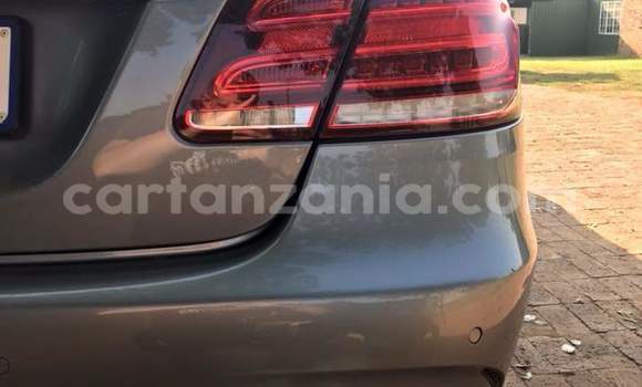 Nunua Ilio tumika Mercedes‒Benz E-klasse AMG Fedha Gari ndani ya Dar es Salaam nchini Dar es Salaam Nunua Ilio tumika Mercedes‒Benz E-klasse AMG Fedha Gari ndani ya Dar es Salaam nchini Dar es Salaam