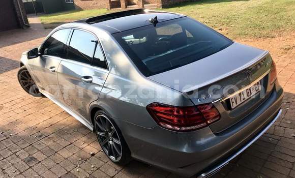Nunua Ilio tumika Mercedes‒Benz E-klasse AMG Fedha Gari ndani ya Dar es Salaam nchini Dar es Salaam Nunua Ilio tumika Mercedes‒Benz E-klasse AMG Fedha Gari ndani ya Dar es Salaam nchini Dar es Salaam