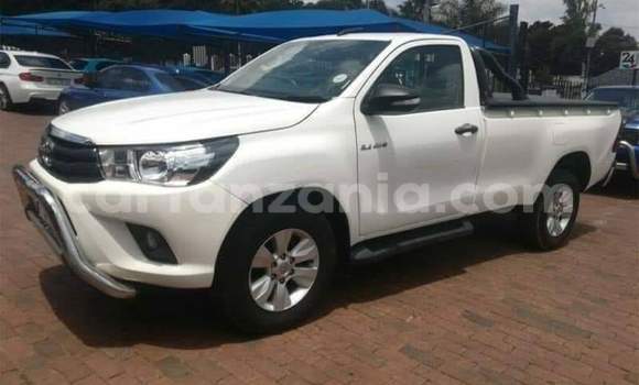 Nunua Ilio tumika Toyota Hilux Nyeupe Gari ndani ya Dar es Salaam nchini Dar es Salaam Nunua Ilio tumika Toyota Hilux Nyeupe Gari ndani ya Dar es Salaam nchini Dar es Salaam