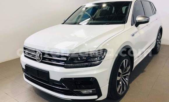 Nunua Ilio tumika Volkswagen Tiguan Nyeupe Gari ndani ya Dar es Salaam nchini Dar es Salaam