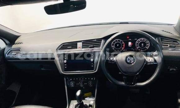Nunua Ilio tumika Volkswagen Tiguan Nyeupe Gari ndani ya Dar es Salaam nchini Dar es Salaam Nunua Ilio tumika Volkswagen Tiguan Nyeupe Gari ndani ya Dar es Salaam nchini Dar es Salaam