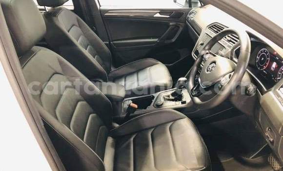Nunua Ilio tumika Volkswagen Tiguan Nyeupe Gari ndani ya Dar es Salaam nchini Dar es Salaam Nunua Ilio tumika Volkswagen Tiguan Nyeupe Gari ndani ya Dar es Salaam nchini Dar es Salaam