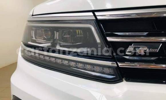 Nunua Ilio tumika Volkswagen Tiguan Nyeupe Gari ndani ya Dar es Salaam nchini Dar es Salaam Nunua Ilio tumika Volkswagen Tiguan Nyeupe Gari ndani ya Dar es Salaam nchini Dar es Salaam