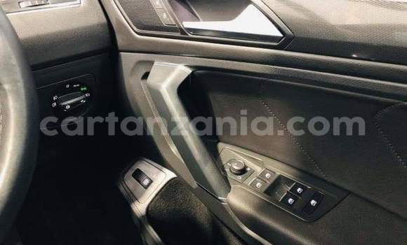 Nunua Ilio tumika Volkswagen Tiguan Nyeupe Gari ndani ya Dar es Salaam nchini Dar es Salaam Nunua Ilio tumika Volkswagen Tiguan Nyeupe Gari ndani ya Dar es Salaam nchini Dar es Salaam
