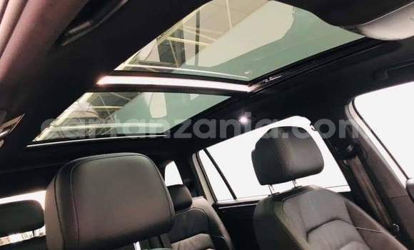 Nunua Ilio tumika Volkswagen Tiguan Nyeupe Gari ndani ya Dar es Salaam nchini Dar es Salaam Nunua Ilio tumika Volkswagen Tiguan Nyeupe Gari ndani ya Dar es Salaam nchini Dar es Salaam