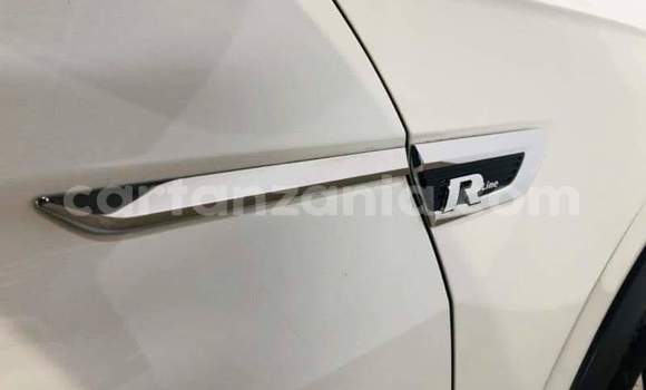 Nunua Ilio tumika Volkswagen Tiguan Nyeupe Gari ndani ya Dar es Salaam nchini Dar es Salaam Nunua Ilio tumika Volkswagen Tiguan Nyeupe Gari ndani ya Dar es Salaam nchini Dar es Salaam