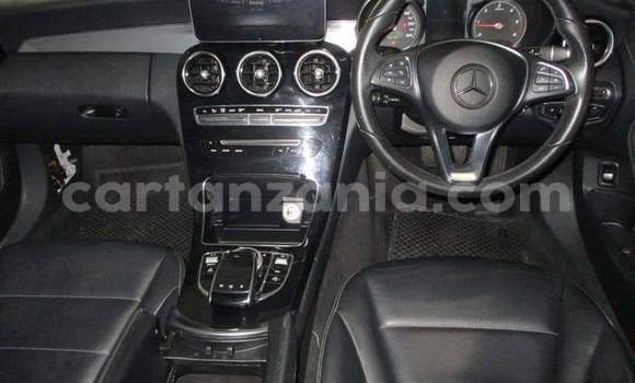 Nunua Ilio tumika Mercedes‒Benz C–Class Nyeupe Gari ndani ya Dar es Salaam nchini Dar es Salaam Nunua Ilio tumika Mercedes‒Benz C–Class Nyeupe Gari ndani ya Dar es Salaam nchini Dar es Salaam