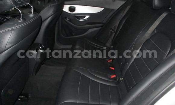 Nunua Ilio tumika Mercedes‒Benz C–Class Nyeupe Gari ndani ya Dar es Salaam nchini Dar es Salaam Nunua Ilio tumika Mercedes‒Benz C–Class Nyeupe Gari ndani ya Dar es Salaam nchini Dar es Salaam