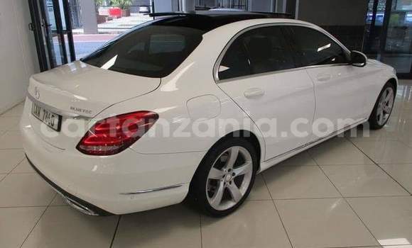 Nunua Ilio tumika Mercedes‒Benz C–Class Nyeupe Gari ndani ya Dar es Salaam nchini Dar es Salaam Nunua Ilio tumika Mercedes‒Benz C–Class Nyeupe Gari ndani ya Dar es Salaam nchini Dar es Salaam