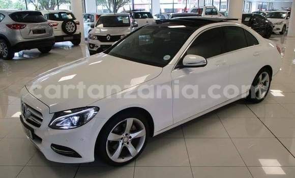 Nunua Ilio tumika Mercedes‒Benz C–Class Nyeupe Gari ndani ya Dar es Salaam nchini Dar es Salaam Nunua Ilio tumika Mercedes‒Benz C–Class Nyeupe Gari ndani ya Dar es Salaam nchini Dar es Salaam