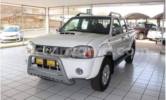 Buy Used Nissan NP 300 White Car in Dar es Salaam in Dar es Salaam