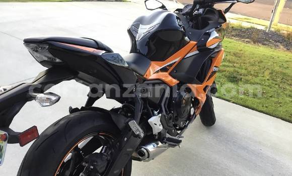Nunua Ilio tumika Kawasaki Ninja Nyeusi Bike ndani ya Bukene nchini Tabora Nunua Ilio tumika Kawasaki Ninja Nyeusi Bike ndani ya Bukene nchini Tabora