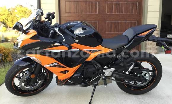 Nunua Ilio tumika Kawasaki Ninja Nyeusi Bike ndani ya Bukene nchini Tabora Nunua Ilio tumika Kawasaki Ninja Nyeusi Bike ndani ya Bukene nchini Tabora