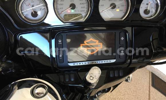 Nunua Ilio tumika Harley Davidson Street Glide Nyeusi Bike ndani ya Dar es Salaam nchini Dar es Salaam Nunua Ilio tumika Harley Davidson Street Glide Nyeusi Bike ndani ya Dar es Salaam nchini Dar es Salaam