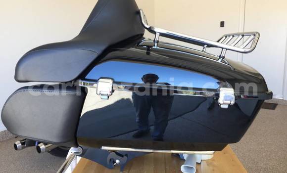 Nunua Ilio tumika Harley Davidson Street Glide Nyeusi Bike ndani ya Dar es Salaam nchini Dar es Salaam Nunua Ilio tumika Harley Davidson Street Glide Nyeusi Bike ndani ya Dar es Salaam nchini Dar es Salaam