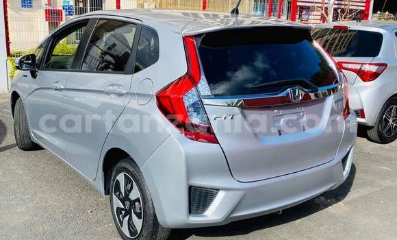 Nunua Ilio tumika Honda FIT Fedha Gari ndani ya Dar es Salaam nchini Dar es Salaam Nunua Ilio tumika Honda FIT Fedha Gari ndani ya Dar es Salaam nchini Dar es Salaam