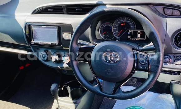 Nunua Ilio tumika Toyota Vitz Nyekundu Gari ndani ya Dar es Salaam nchini Dar es Salaam Nunua Ilio tumika Toyota Vitz Nyekundu Gari ndani ya Dar es Salaam nchini Dar es Salaam