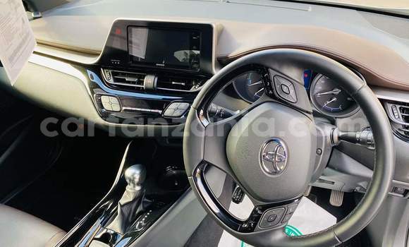 Nunua Ilio tumika Toyota C-HR Fedha Gari ndani ya Dar es Salaam nchini Dar es Salaam Nunua Ilio tumika Toyota C-HR Fedha Gari ndani ya Dar es Salaam nchini Dar es Salaam