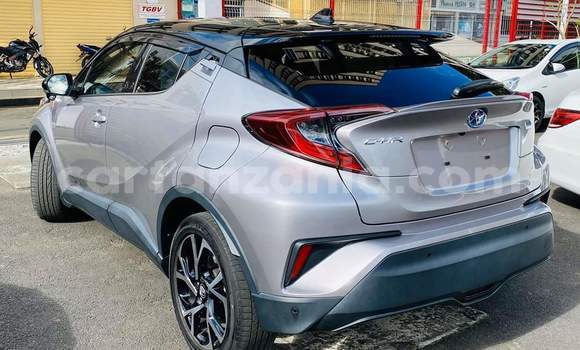 Nunua Ilio tumika Toyota C-HR Fedha Gari ndani ya Dar es Salaam nchini Dar es Salaam Nunua Ilio tumika Toyota C-HR Fedha Gari ndani ya Dar es Salaam nchini Dar es Salaam
