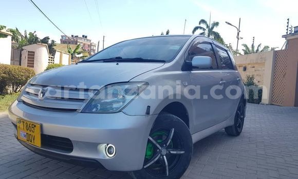 Buy Used Toyota IST Silver Car in Dar es Salaam in Dar es Salaam Buy Used Toyota IST Silver Car in Dar es Salaam in Dar es Salaam