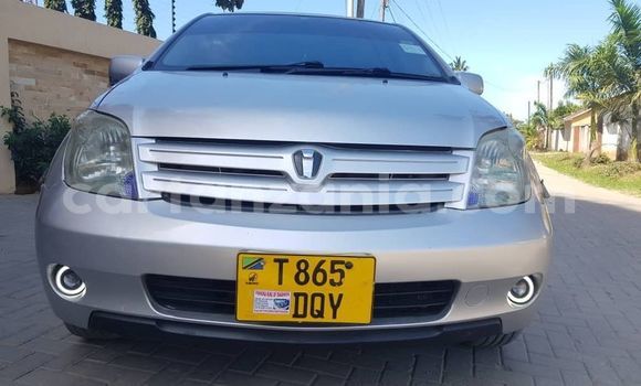 Buy Used Toyota IST Silver Car in Dar es Salaam in Dar es Salaam Buy Used Toyota IST Silver Car in Dar es Salaam in Dar es Salaam