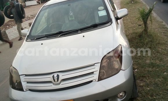 Buy Used Toyota IST Silver Car in Dar es Salaam in Dar es Salaam Buy Used Toyota IST Silver Car in Dar es Salaam in Dar es Salaam