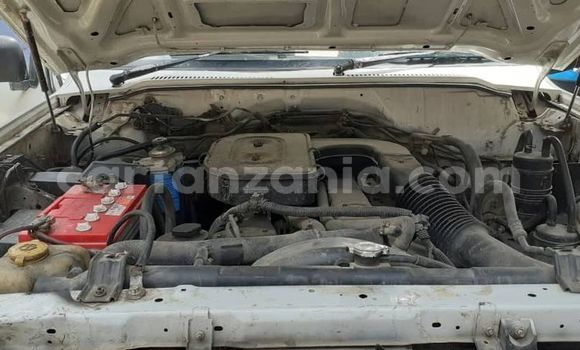 Nunua Ilio tumika Nissan Patrol Nyeupe Gari ndani ya Dar es Salaam nchini Dar es Salaam Nunua Ilio tumika Nissan Patrol Nyeupe Gari ndani ya Dar es Salaam nchini Dar es Salaam