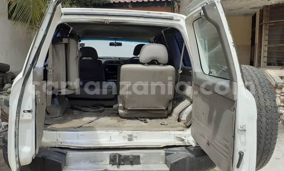 Nunua Ilio tumika Nissan Patrol Nyeupe Gari ndani ya Dar es Salaam nchini Dar es Salaam Nunua Ilio tumika Nissan Patrol Nyeupe Gari ndani ya Dar es Salaam nchini Dar es Salaam