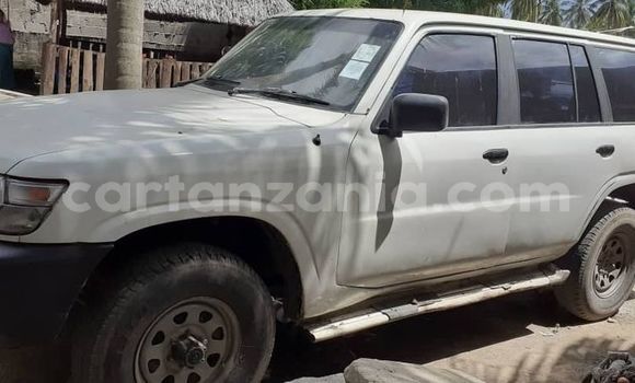 Nunua Ilio tumika Nissan Patrol Nyeupe Gari ndani ya Dar es Salaam nchini Dar es Salaam Nunua Ilio tumika Nissan Patrol Nyeupe Gari ndani ya Dar es Salaam nchini Dar es Salaam
