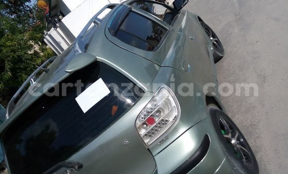 Buy Used Toyota Vitz Green Car in Dar es Salaam in Dar es Salaam Buy Used Toyota Vitz Green Car in Dar es Salaam in Dar es Salaam
