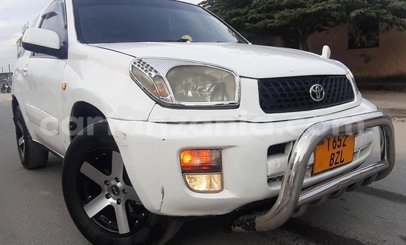 Buy Used Toyota RAV4 White Car in Dar es Salaam in Dar es Salaam Buy Used Toyota RAV4 White Car in Dar es Salaam in Dar es Salaam