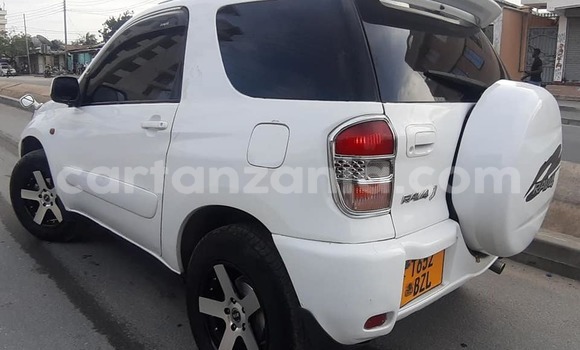 Buy Used Toyota RAV4 White Car in Dar es Salaam in Dar es Salaam Buy Used Toyota RAV4 White Car in Dar es Salaam in Dar es Salaam