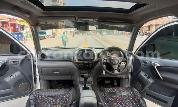 Buy Used Toyota RAV4 White Car in Dar es Salaam in Dar es Salaam Buy Used Toyota RAV4 White Car in Dar es Salaam in Dar es Salaam