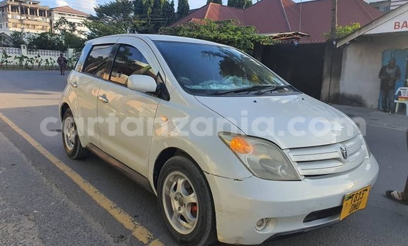 Buy Used Toyota IST White Car in Dar es Salaam in Dar es Salaam Buy Used Toyota IST White Car in Dar es Salaam in Dar es Salaam