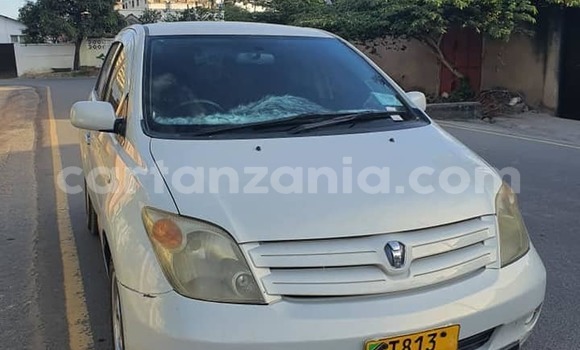 Buy Used Toyota IST White Car in Dar es Salaam in Dar es Salaam Buy Used Toyota IST White Car in Dar es Salaam in Dar es Salaam