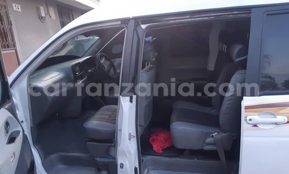 Buy Used Toyota Noah White Car in Dar es Salaam in Dar es Salaam Buy Used Toyota Noah White Car in Dar es Salaam in Dar es Salaam