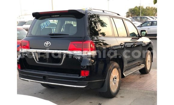 Nunua Imported Toyota Land Cruiser Nyeusi Gari ndani ya Import - Dubai nchini Arusha Nunua Imported Toyota Land Cruiser Nyeusi Gari ndani ya Import - Dubai nchini Arusha