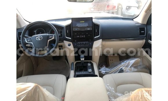 Nunua Imported Toyota Land Cruiser Nyeusi Gari ndani ya Import - Dubai nchini Arusha Nunua Imported Toyota Land Cruiser Nyeusi Gari ndani ya Import - Dubai nchini Arusha