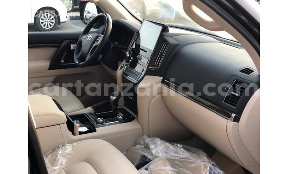 Nunua Imported Toyota Land Cruiser Nyeusi Gari ndani ya Import - Dubai nchini Arusha Nunua Imported Toyota Land Cruiser Nyeusi Gari ndani ya Import - Dubai nchini Arusha
